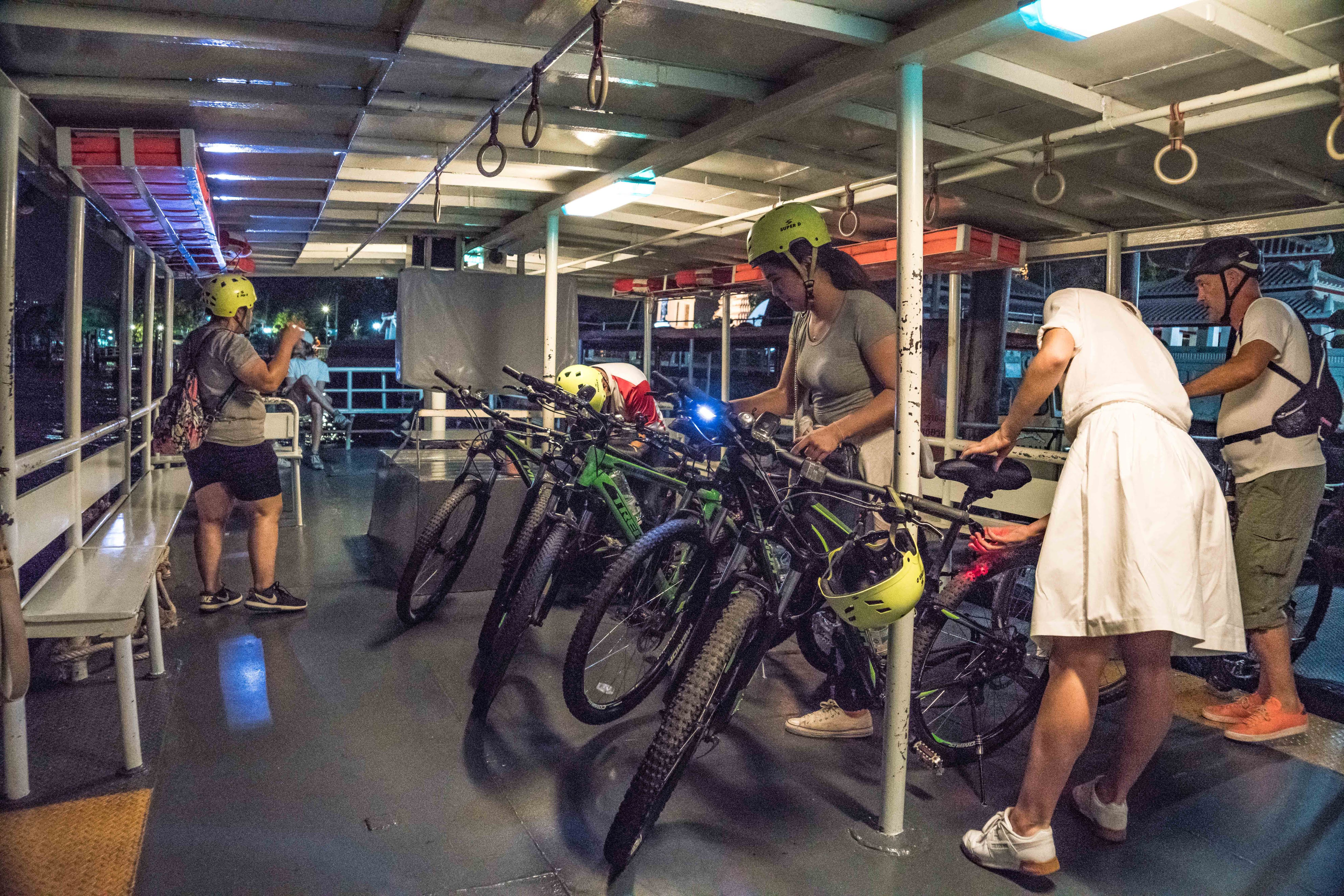 media/images/country-pages/thailand/bangkok-nearby/bangkok-nearby-trips/a-to-z-bangkok-evening-ride-by-bike/a-to-z-bangkok-evening-ride-by-bike-1-9/2859833-1-eng-GB/a-to-z-bangkok-evening-ride-by-bike-1-9.jpg