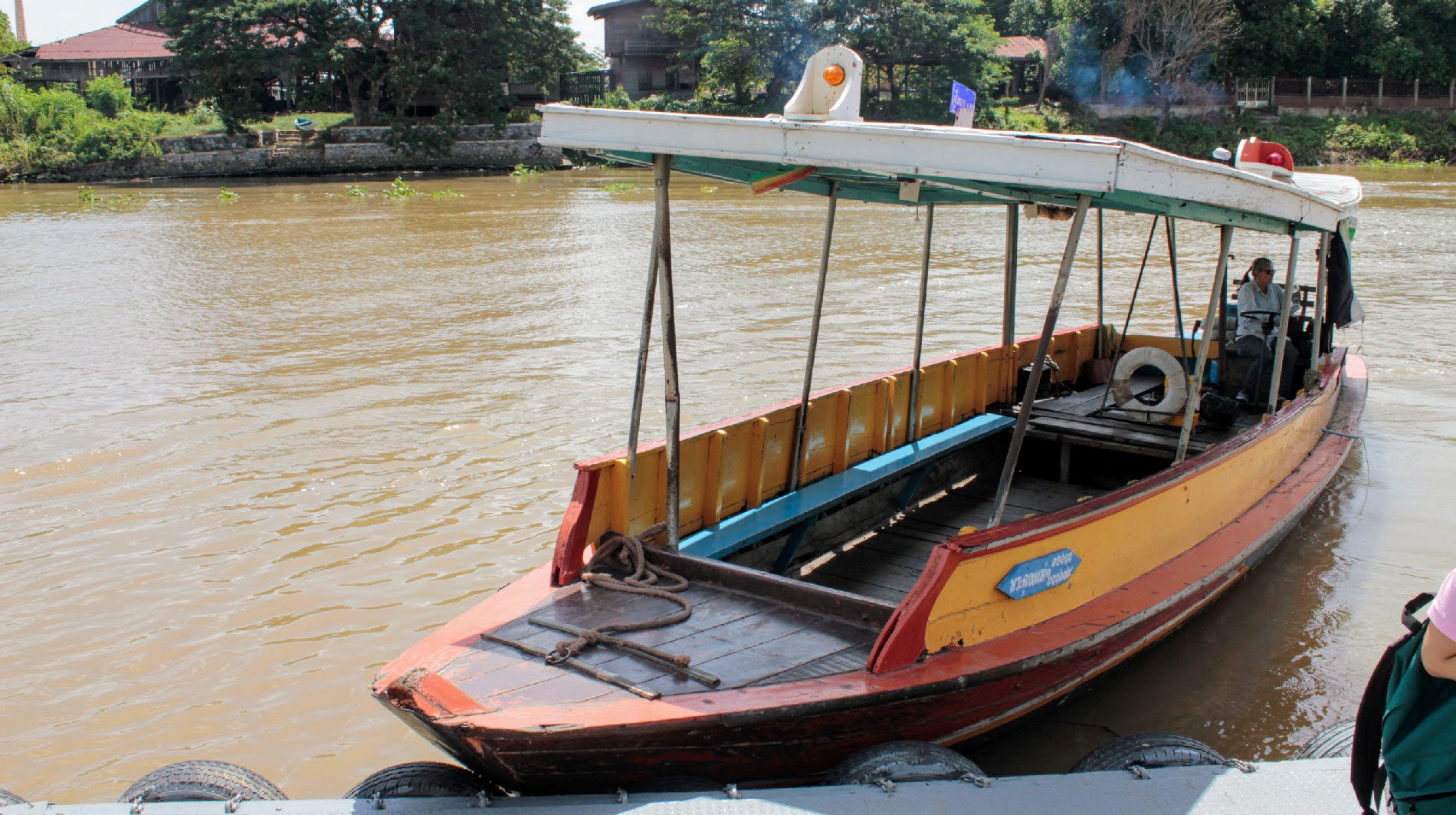media/images/country-pages/thailand/bangkok-nearby/bangkok-nearby-trips/ancient-and-hidden-ayutthaya-by-bike/ayutthaya-boat/2795501-1-eng-GB/ayutthaya-boat.jpg