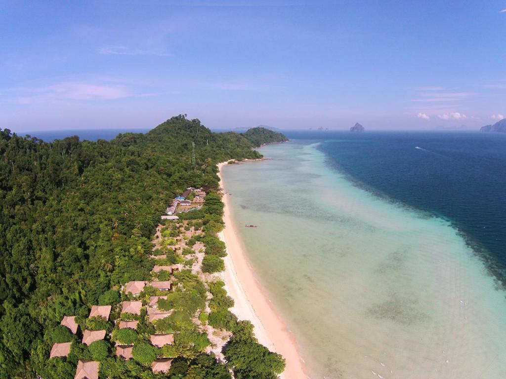 media/images/country-pages/thailand/the-andaman-coast/andaman-islands-connect-and-stay/the-sevenseas-resort-koh-kradan/4157279-1-eng-GB/the-sevenseas-resort-koh-kradan.jpg