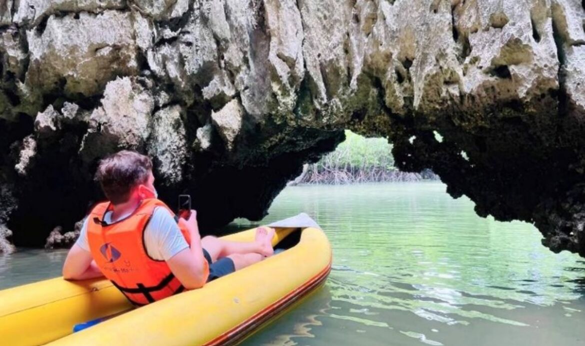 media/images/country-pages/thailand/the-andaman-coast/backpacker-best-of-phuket/kayak/4163243-1-eng-GB/kayak.jpg