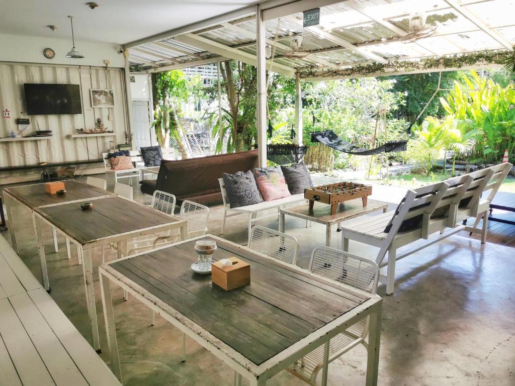media/images/country-pages/thailand/the-andaman-coast/backpacker-krabi-to-koh-phangan-explorer/glur-hostel-3/3912489-1-eng-GB/glur-hostel-3.jpg