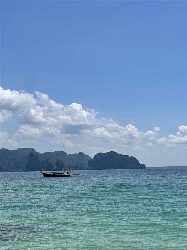 media/images/country-pages/thailand/the-andaman-coast/comfort-best-of-phuket/beach/4163890-1-eng-GB/beach.jpg