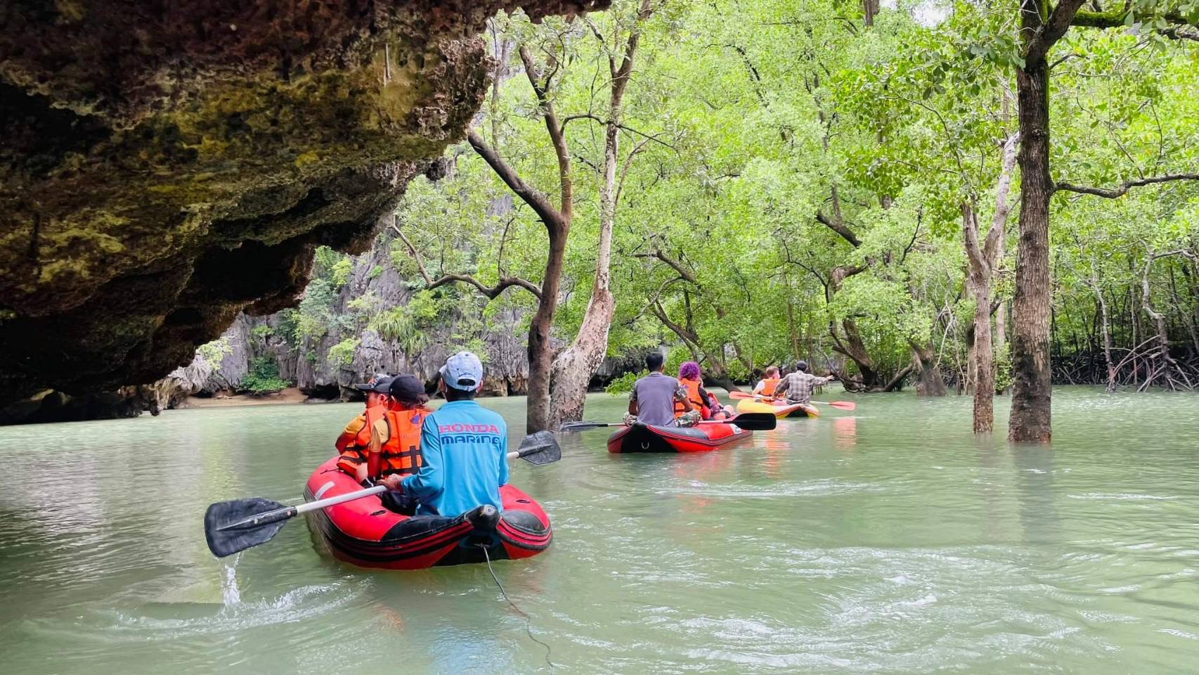 media/images/country-pages/thailand/the-andaman-coast/james-bond-island-nature-canoeing-by-speed-boat/james-bond-island-canoe-2/4358763-1-eng-GB/james-bond-island-canoe-2.jpg