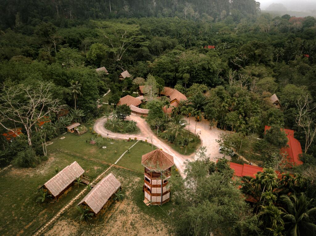 media/images/country-pages/thailand/the-andaman-coast/the-andaman-coast-basecamps/backpacker-basecamp-at-our-jungle-camp/269474695/2799842-1-eng-GB/269474695.jpg