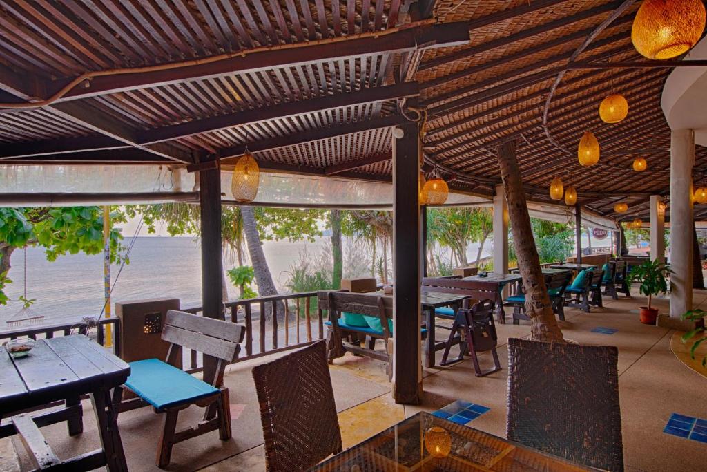 media/images/country-pages/thailand/the-andaman-coast/the-andaman-coast-basecamps/comfort-basecamp-at-phra-nang-inn/302606305/2938971-1-eng-GB/302606305.jpg