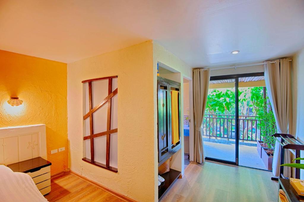 media/images/country-pages/thailand/the-andaman-coast/the-andaman-coast-basecamps/comfort-basecamp-at-phra-nang-inn/306467431/2938983-1-eng-GB/306467431.jpg