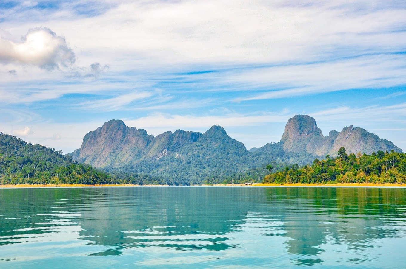 media/images/country-pages/thailand/the-andaman-coast/the-andaman-coast-trips/khao-sok-tree-house-and-lake-explorer/overnight-jungle-trekking-and-lake-adventure-12/2931342-1-eng-GB/overnight-jungle-trekking-and-lake-adventure-12.jpg