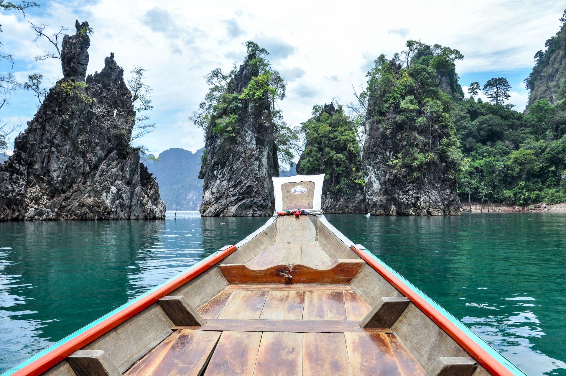 media/images/country-pages/thailand/the-gulf-coast/backpacker-khao-sok-adventure-explorer/lake-adventure/3858991-1-eng-GB/lake-adventure.jpg