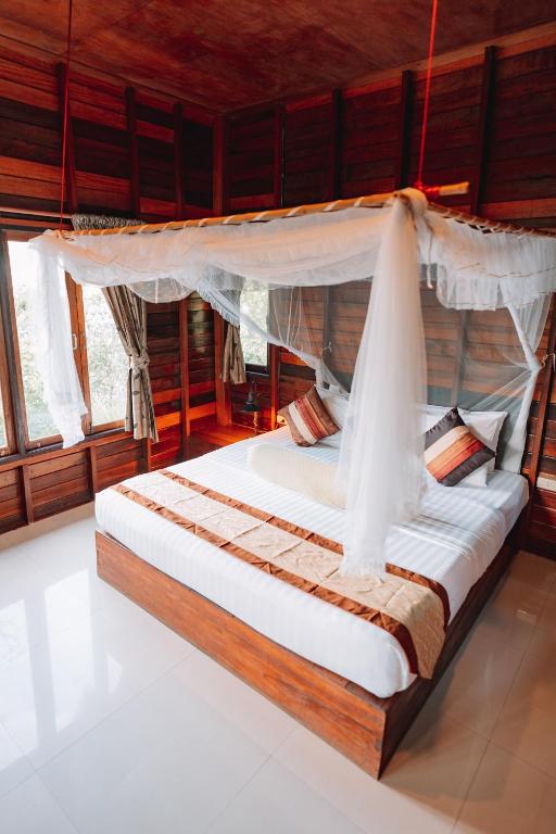 media/images/country-pages/thailand/the-gulf-coast/comfort-gulf-of-thailand-island-hopper/sensi-paradise-beach-resort-2/4334579-1-eng-GB/sensi-paradise-beach-resort-2.jpg