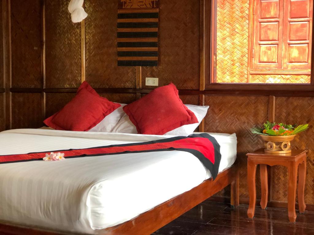 media/images/country-pages/thailand/the-north/comfort-chiang-mai-to-luang-prabang-connect-stay/maekong-riverside-lodge/4153918-1-eng-GB/maekong-riverside-lodge.jpg