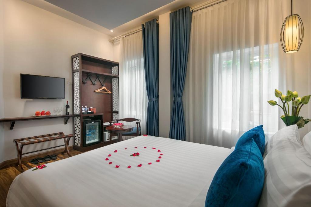 media/images/country-pages/vietnam/hanoi-and-nearby/connect-and-stays/comfort-hanoi-to-ho-chi-minh-connect-and-stay/106983030/3482577-1-eng-GB/106983030.jpg