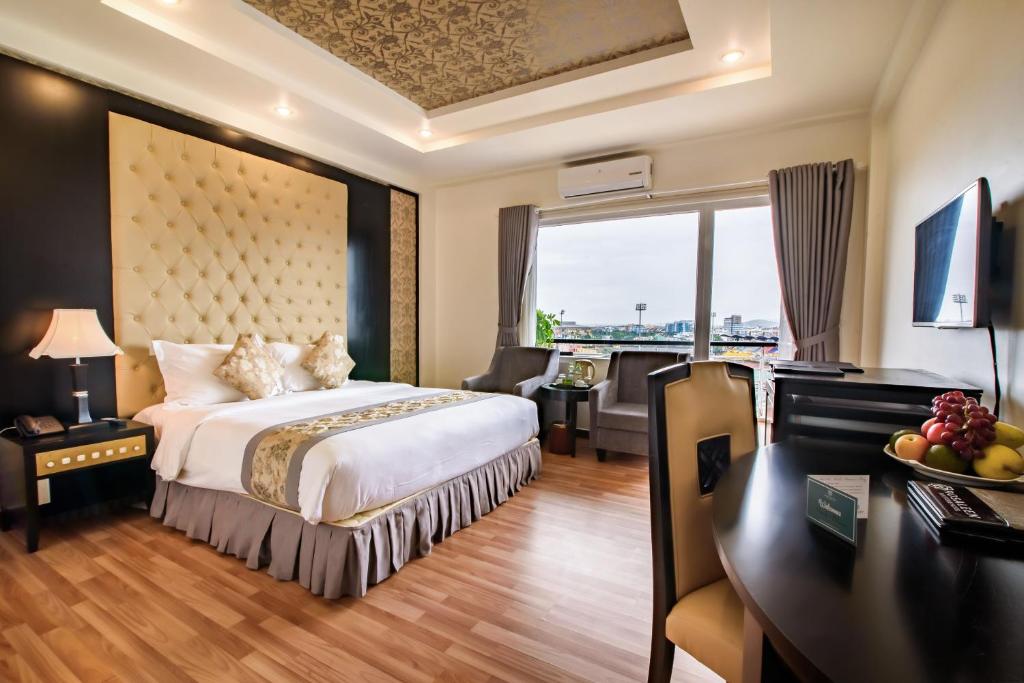 media/images/country-pages/vietnam/hanoi-and-nearby/connect-and-stays/comfort-hanoi-to-ho-chi-minh-connect-and-stay/119261763/3443614-1-eng-GB/119261763.jpg