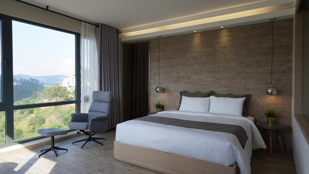 media/images/country-pages/vietnam/hanoi-and-nearby/connect-and-stays/comfort-hanoi-to-ho-chi-minh-connect-and-stay/160417791/3443638-1-eng-GB/160417791.jpg