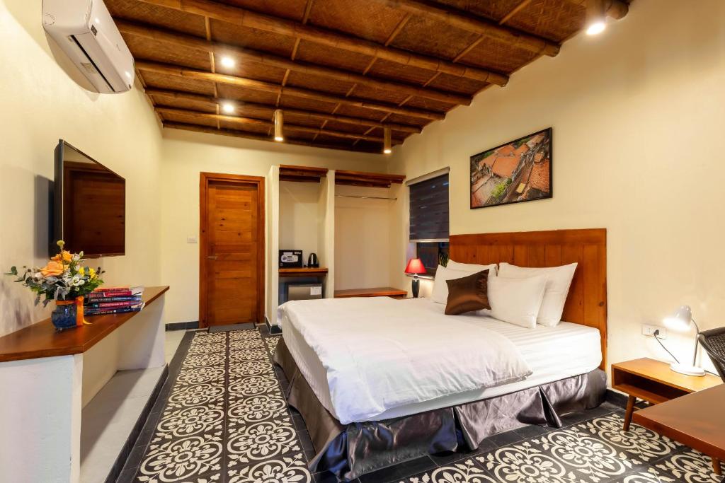 media/images/country-pages/vietnam/hanoi-and-nearby/connect-and-stays/comfort-hanoi-to-ho-chi-minh-connect-and-stay/261850049/3443602-1-eng-GB/261850049.jpg