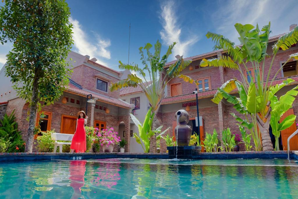 media/images/country-pages/vietnam/hanoi-and-nearby/journeys/tam-coc-banana-bungalow-1/3436977-1-eng-GB/tam-coc-banana-bungalow-1.jpg