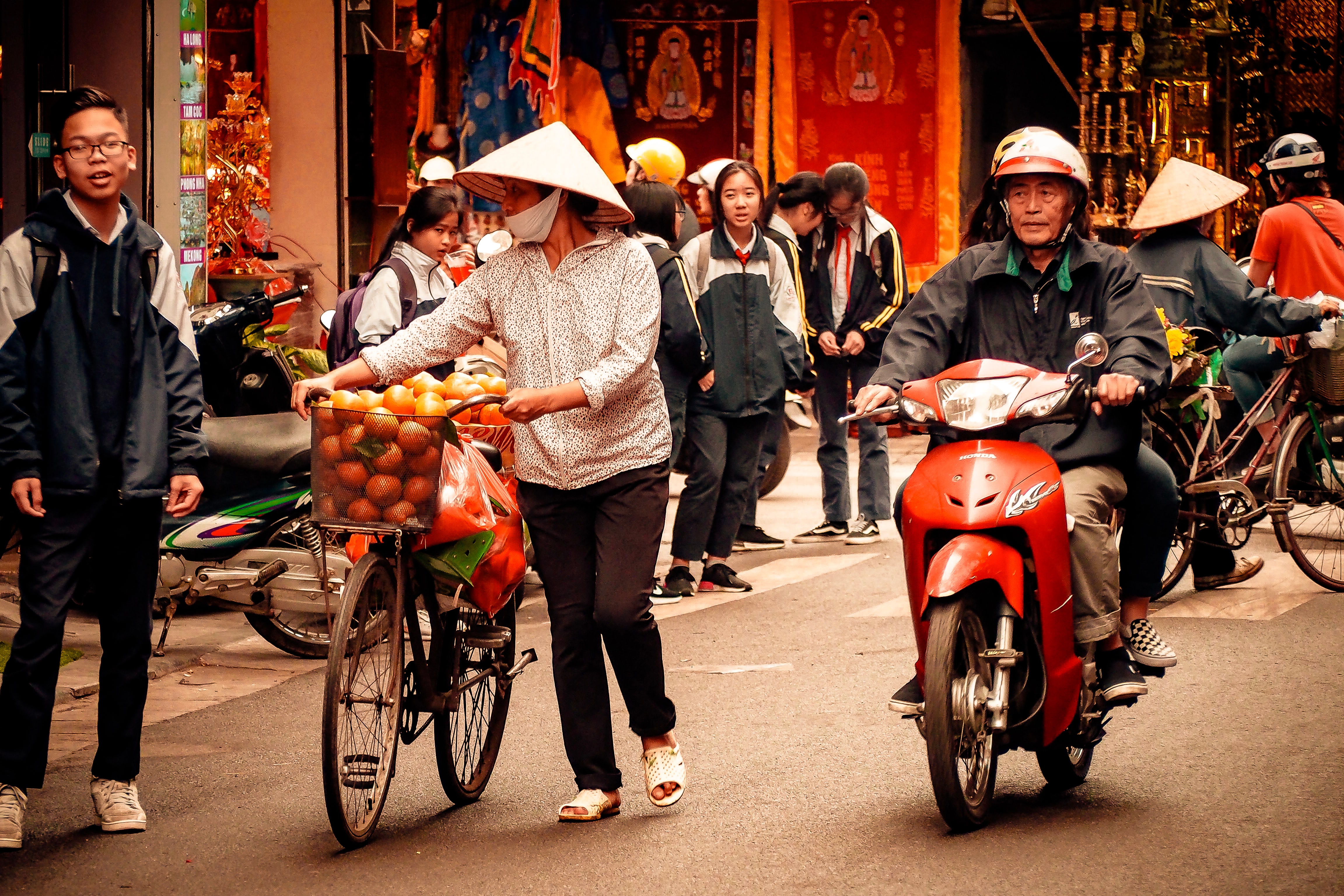 media/images/country-pages/vietnam/hanoi-nearby/best-of-city/backpacker-best-of-hanoi/hanoi-morning-walking-tour-half-day-5/2932842-1-eng-GB/hanoi-morning-walking-tour-half-day-5.jpg