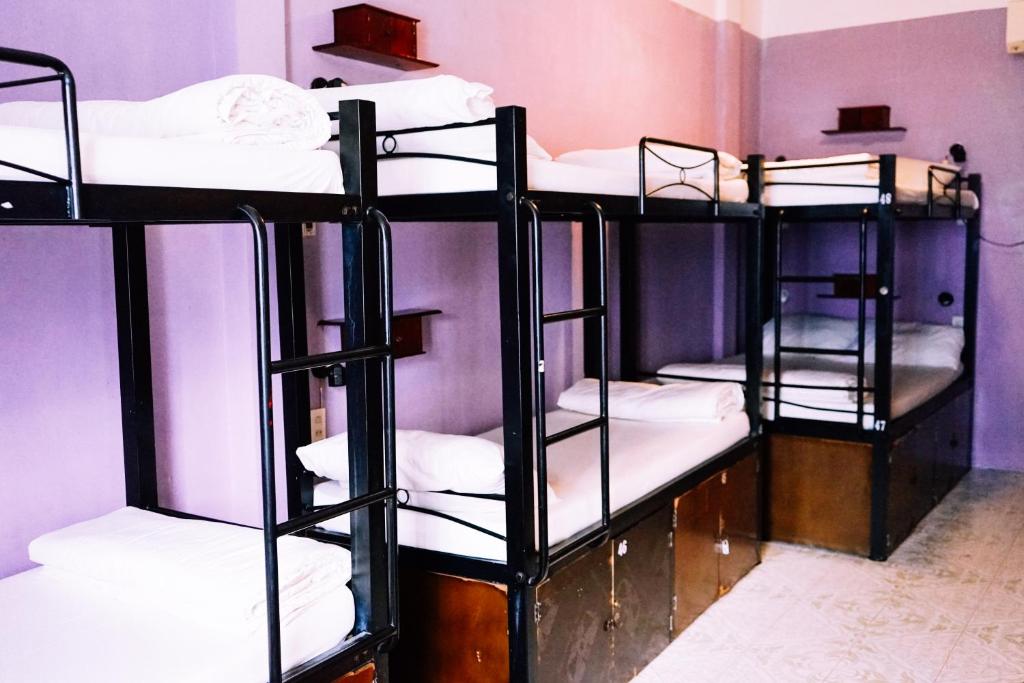 media/images/country-pages/vietnam/hanoi-nearby/connect-stays/backpacker-ha-noi-to-ho-chi-minh-connect-and-stay/244273903/3398782-1-eng-GB/244273903.jpg