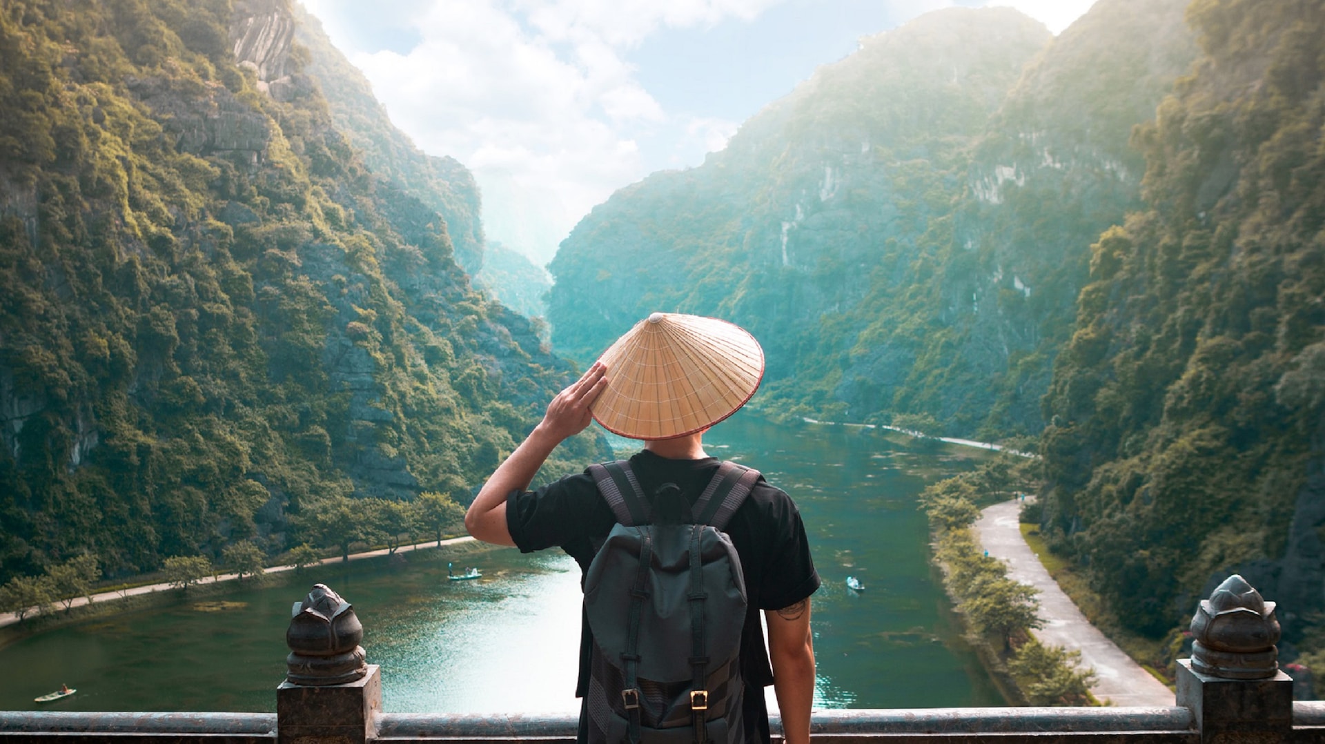 media/images/country-pages/vietnam/hanoi-nearby/connect-stays/backpacker-ha-noi-to-ho-chi-minh-connect-and-stay/giau-tran-zmdxvd6jgww-unsplash/3398848-1-eng-GB/giau-tran-zmdxvd6jgww-unsplash.jpg