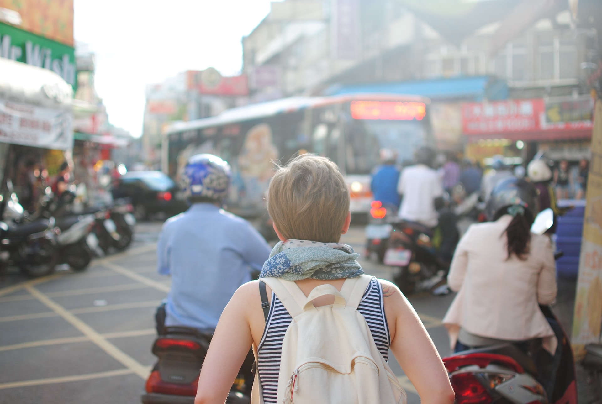 media/images/country-pages/vietnam/hanoi-nearby/connect-stays/backpacker-ha-noi-to-ho-chi-minh-connect-and-stay/steven-lewis-r4he4btlsro-unsplash/3398860-1-eng-GB/steven-lewis-r4he4btlsro-unsplash.jpg