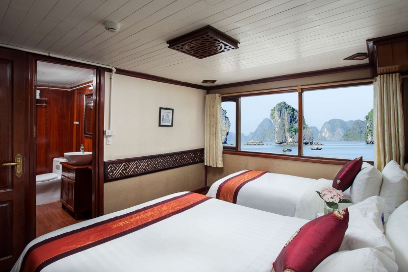 media/images/country-pages/vietnam/hanoi-nearby/trips/ha-long-and-cat-ba-island-cruise/goc_1654322812/2942332-1-eng-GB/goc_1654322812.jpg