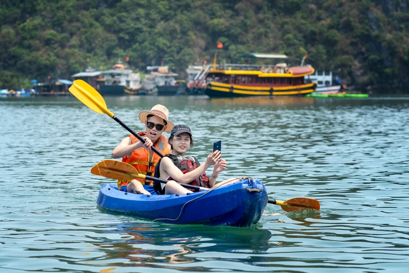 media/images/country-pages/vietnam/hanoi-nearby/trips/ha-long-and-cat-ba-island-cruise/goc_1657877253/2942362-1-eng-GB/goc_1657877253.jpg