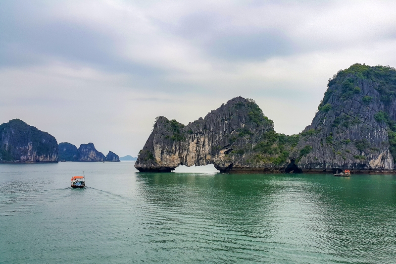 media/images/country-pages/vietnam/hanoi-nearby/trips/ha-long-and-cat-ba-island-cruise/goc_1657878009/2942380-1-eng-GB/goc_1657878009.jpg