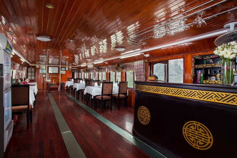 media/images/country-pages/vietnam/hanoi-nearby/trips/ha-long-bay-cruise/goc_1654309859/2942749-1-eng-GB/goc_1654309859.jpg