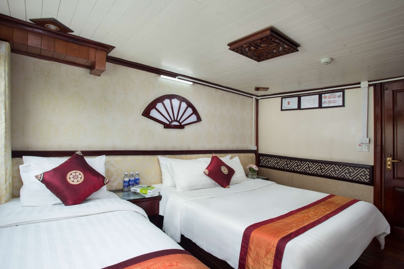 media/images/country-pages/vietnam/hanoi-nearby/trips/ha-long-bay-cruise/goc_1654322667/2942779-1-eng-GB/goc_1654322667.jpg