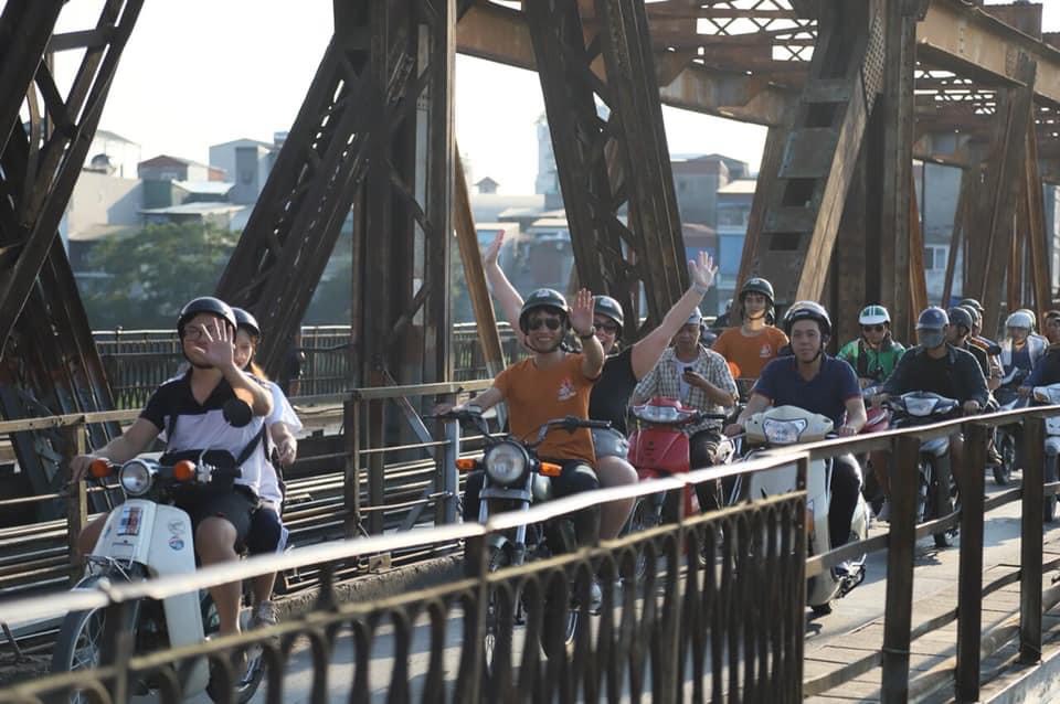 media/images/country-pages/vietnam/hanoi-nearby/trips/hanoi-morning-motorcycle-tour/hanoi-morning-motorcycle-tour-12/2906132-1-eng-GB/hanoi-morning-motorcycle-tour-12.jpg