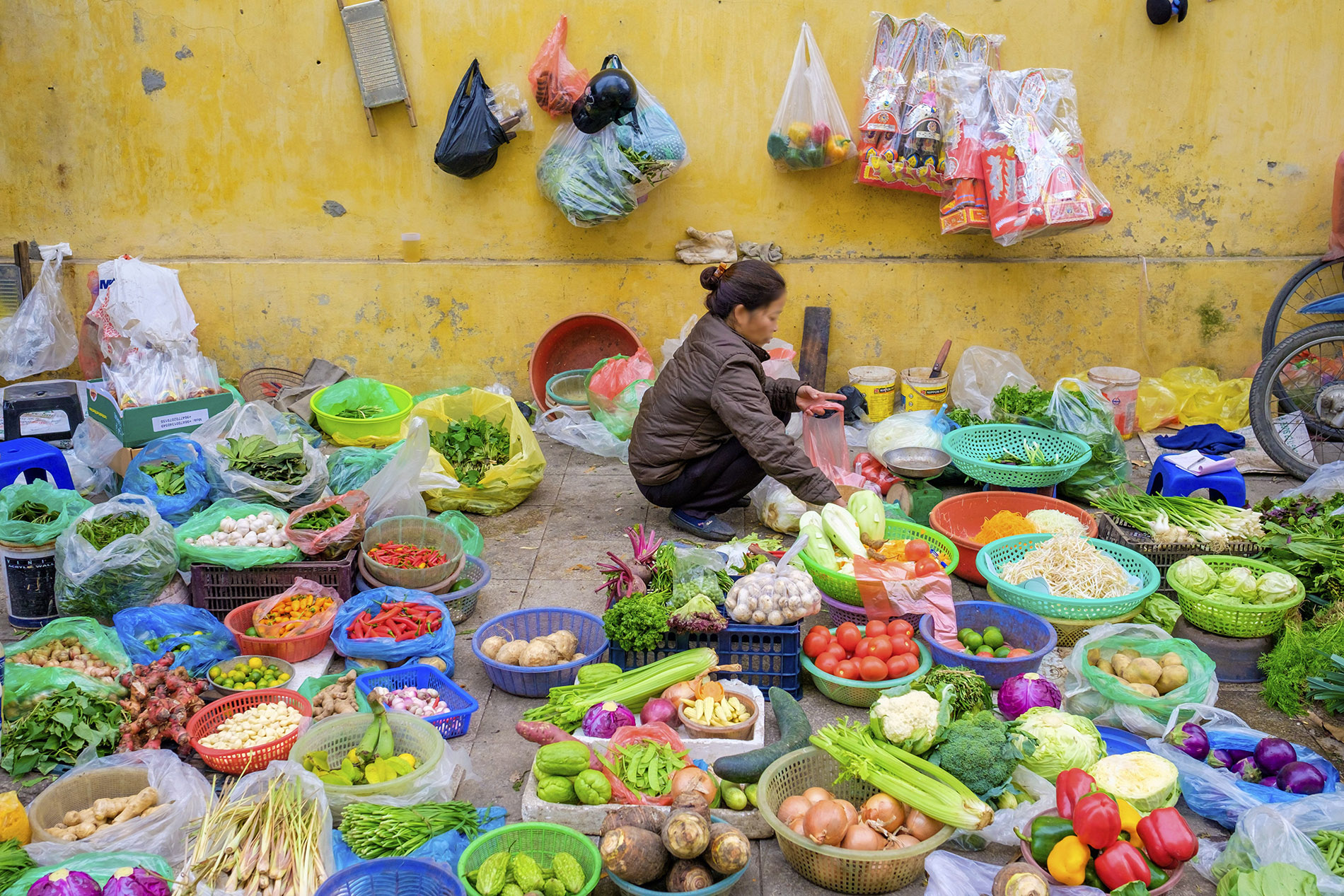 media/images/country-pages/vietnam/hanoi-nearby/trips/hanoi-old-quarter-walking-experience/hemis_25410498marches_incontournables_hanoi_michelin/3407621-1-eng-GB/hemis_25410498marches_incontournables_hanoi_michelin.jpg