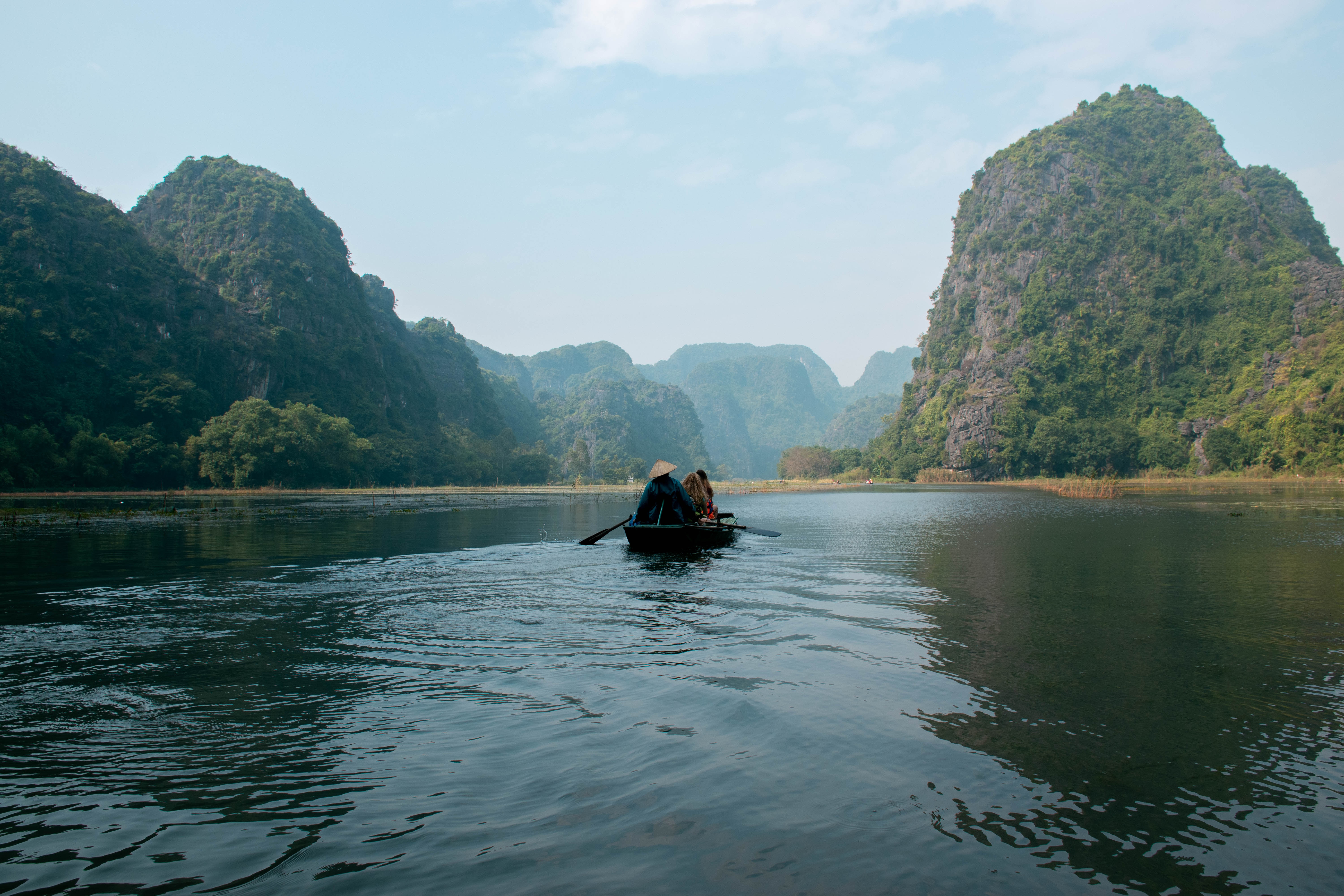 media/images/country-pages/vietnam/hanoi-nearby/trips/ninh-binh-in-depth/tam-coc-boating-2/3405226-1-eng-GB/tam-coc-boating-2.jpg