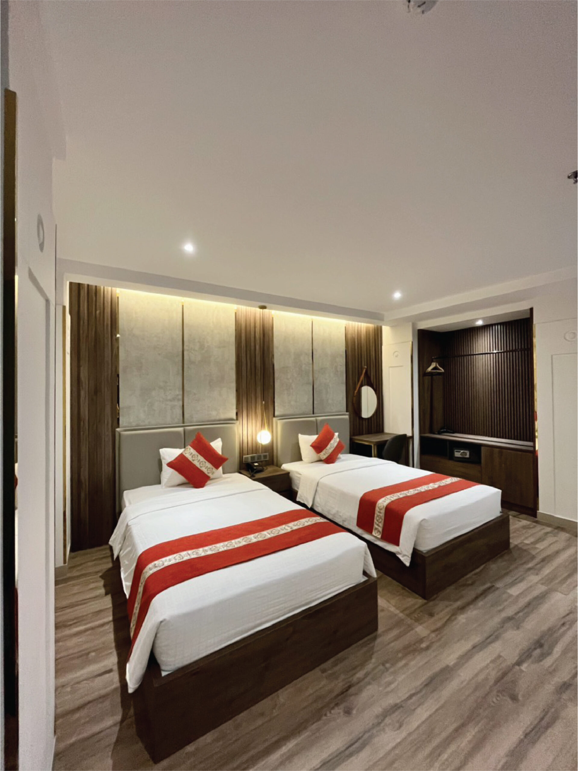 media/images/country-pages/vietnam/ho-chi-minh-and-nearby/best-of-city/comfort-best-of-ho-chi-minh-city/grand-deluxe-01-scaled2/3437686-1-eng-GB/grand-deluxe-01-scaled.jpg