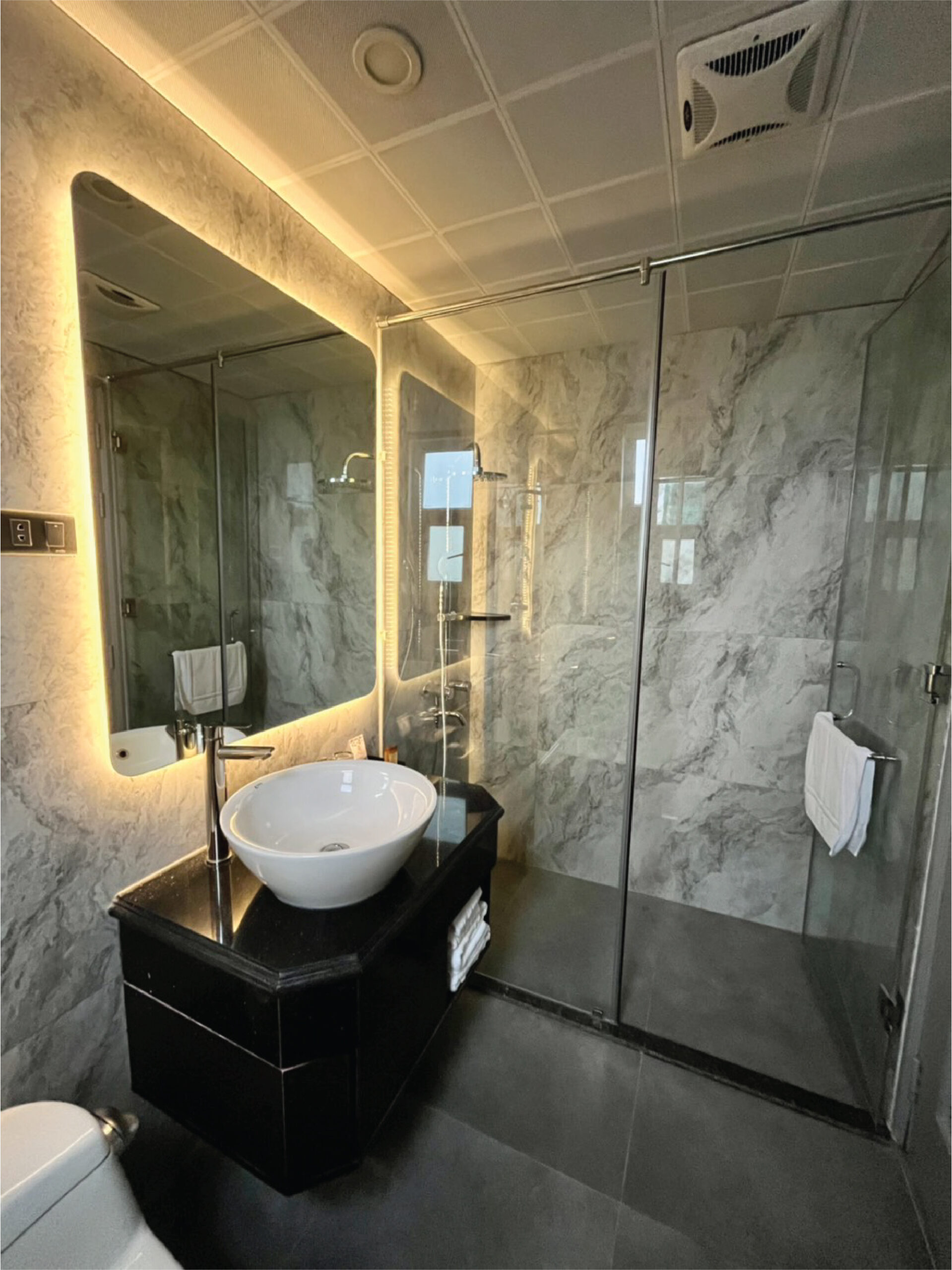 media/images/country-pages/vietnam/ho-chi-minh-and-nearby/best-of-city/comfort-best-of-ho-chi-minh-city/grand-deluxe-03-scaled/3437698-1-eng-GB/grand-deluxe-03-scaled.jpg