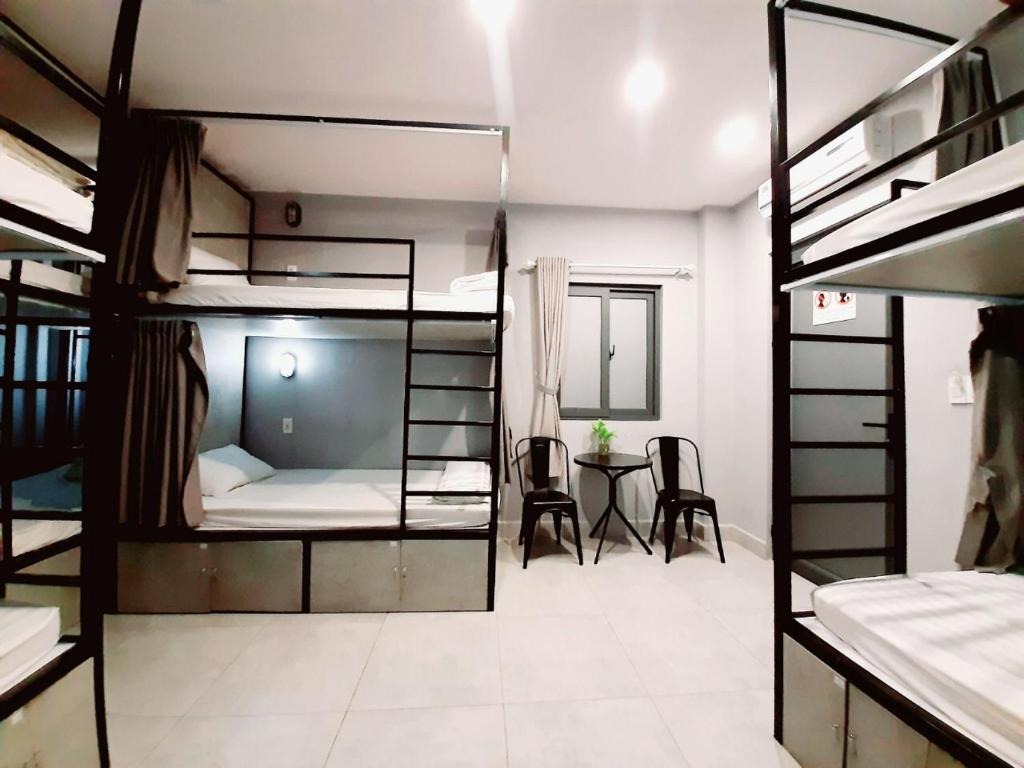media/images/country-pages/vietnam/ho-chi-minh-and-nearby/connect-and-stays/backpacker-plus-ho-chi-minh-to-phnom-penh-connect-stay/hpcs3/4192537-1-eng-GB/hpcs3.jpg