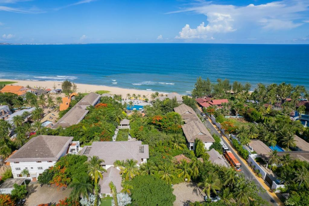 media/images/country-pages/vietnam/ho-chi-minh-and-nearby/trips/comfort-ho-chi-minh-to-mui-ne-beach-experience/mnbe2/4195649-1-eng-GB/mnbe2.png