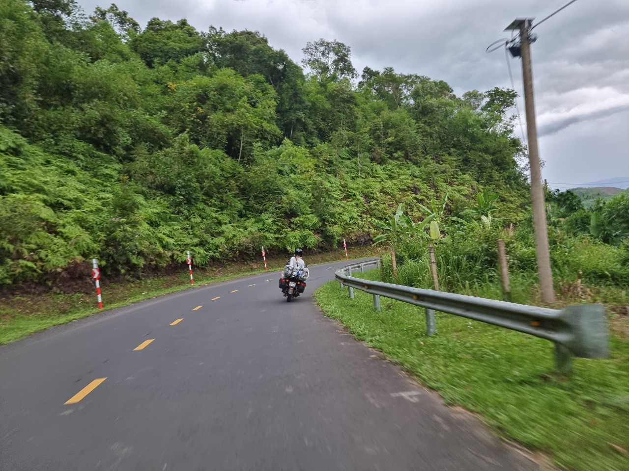 media/images/country-pages/vietnam/ho-chi-minh-and-nearby/trips/ho-chi-minh-to-da-lat-by-easy-rider/z4546922288878_b2c42196d613e9738c8c1fd91b049cbd/3471781-1-eng-GB/z4546922288878_b2c42196d613e9738c8c1fd91b049cbd.jpg