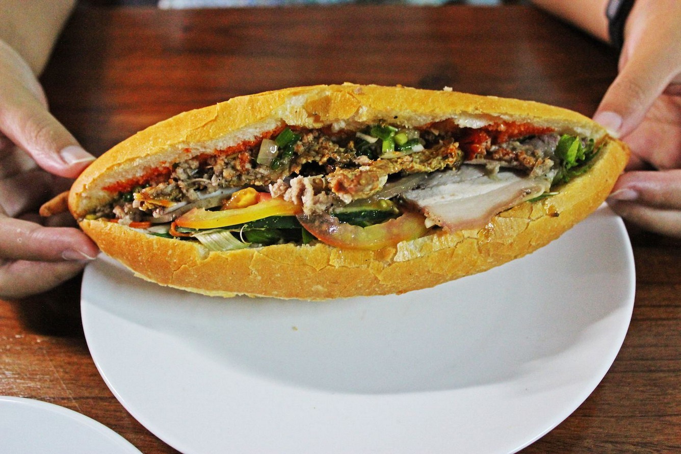 media/images/country-pages/vietnam/the-central-coast/trips/hoi-an-s-cuisine-walking-experience/banh-mi-1/3448681-1-eng-GB/banh-mi-1.jpg