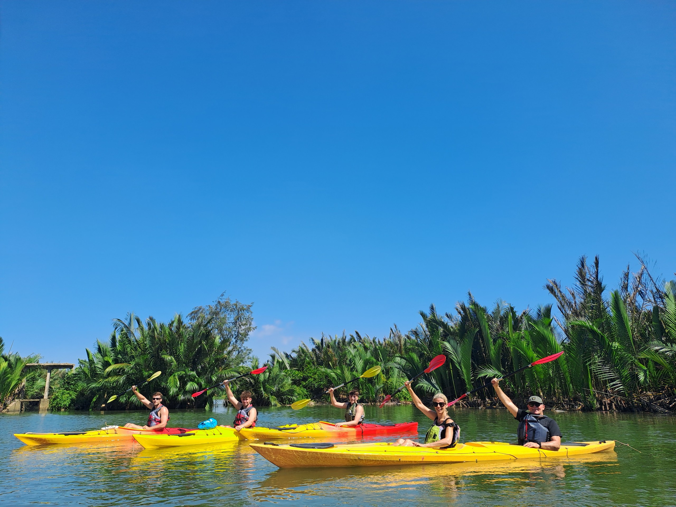media/images/country-pages/vietnam/the-central-coast/trips/hoi-an-sunset-paddle-to-lantern-town/343550a80badd8f381bc/3450331-1-eng-GB/343550a80badd8f381bc.jpg