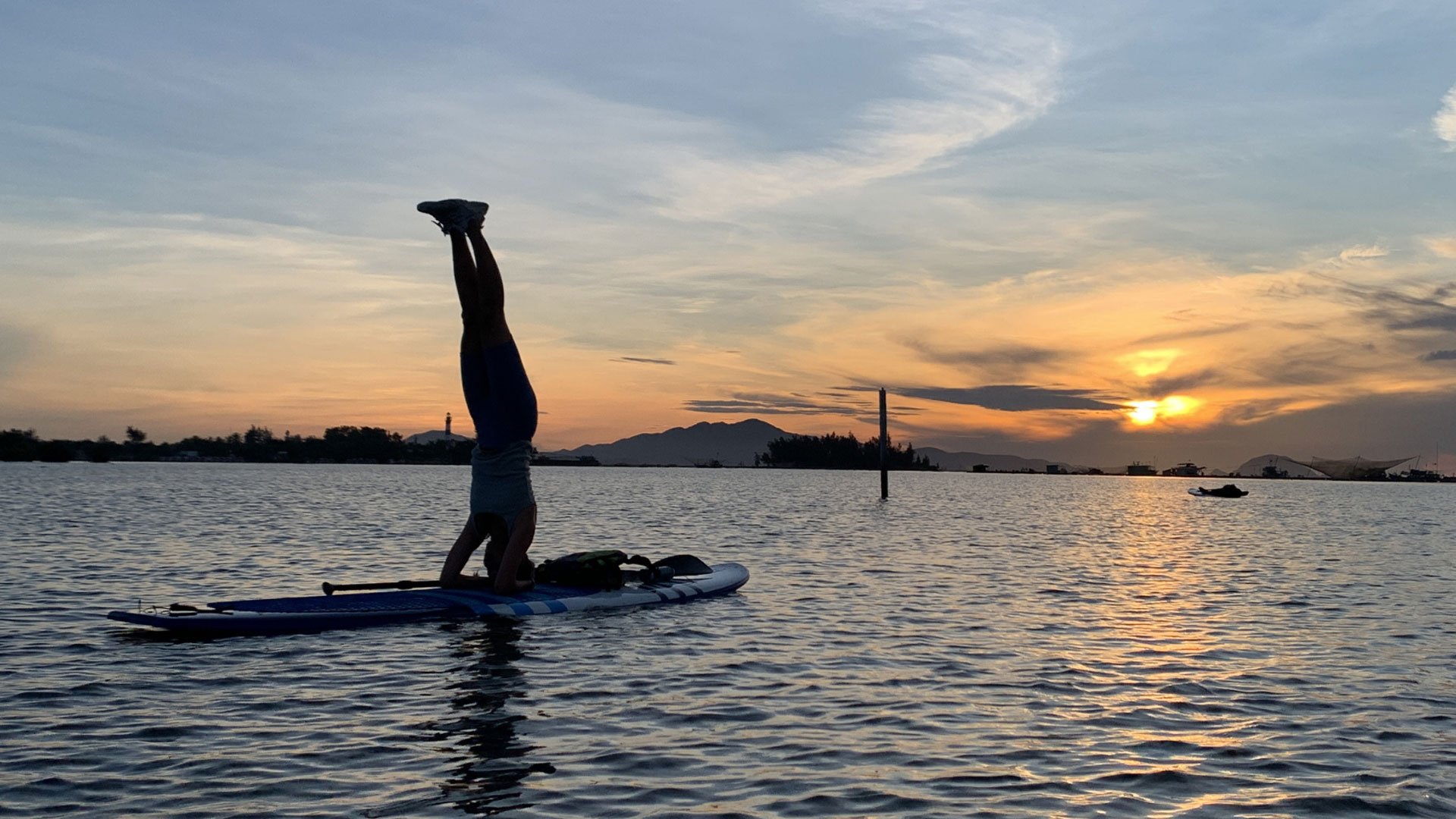 media/images/country-pages/vietnam/the-central-coast/trips/hoi-an-sunset-paddle-to-lantern-town/kayak39/3450319-1-eng-GB/kayak39.jpg