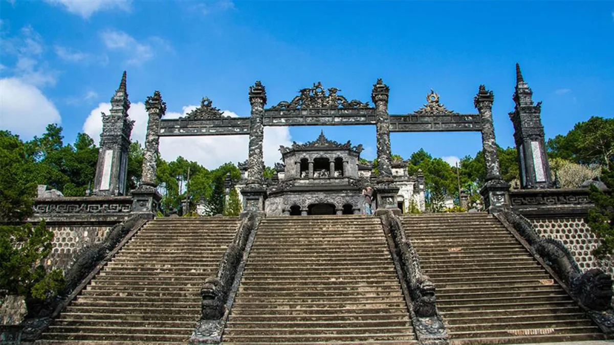 media/images/country-pages/vietnam/the-central-coast/trips/hue-classic-sights/hcs6/4207374-1-eng-GB/hcs6.png
