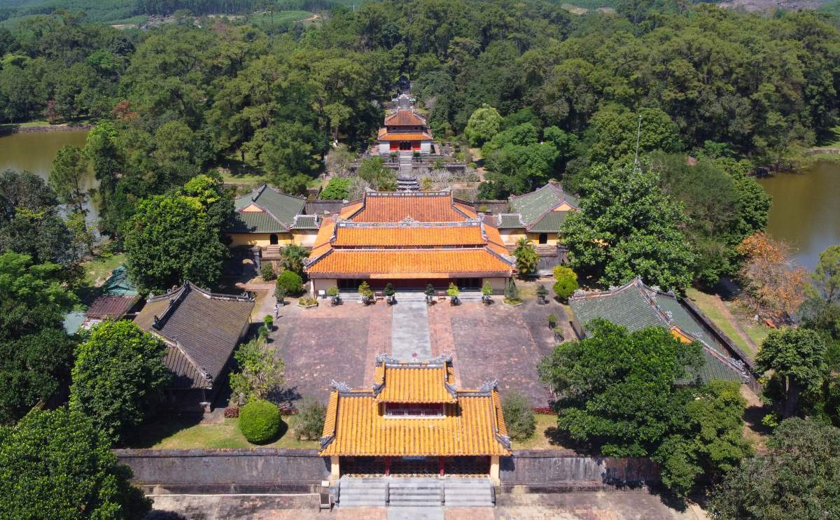 media/images/country-pages/vietnam/the-central-coast/trips/hue-classic-sights/hcs8/4207386-1-eng-GB/hcs8.png