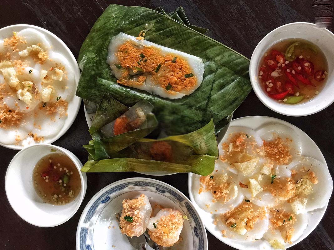 media/images/country-pages/vietnam/the-central-coast/trips/hue-night-street-food-by-cyclo/hsfc1/4384373-1-eng-GB/hsfc1.jpg