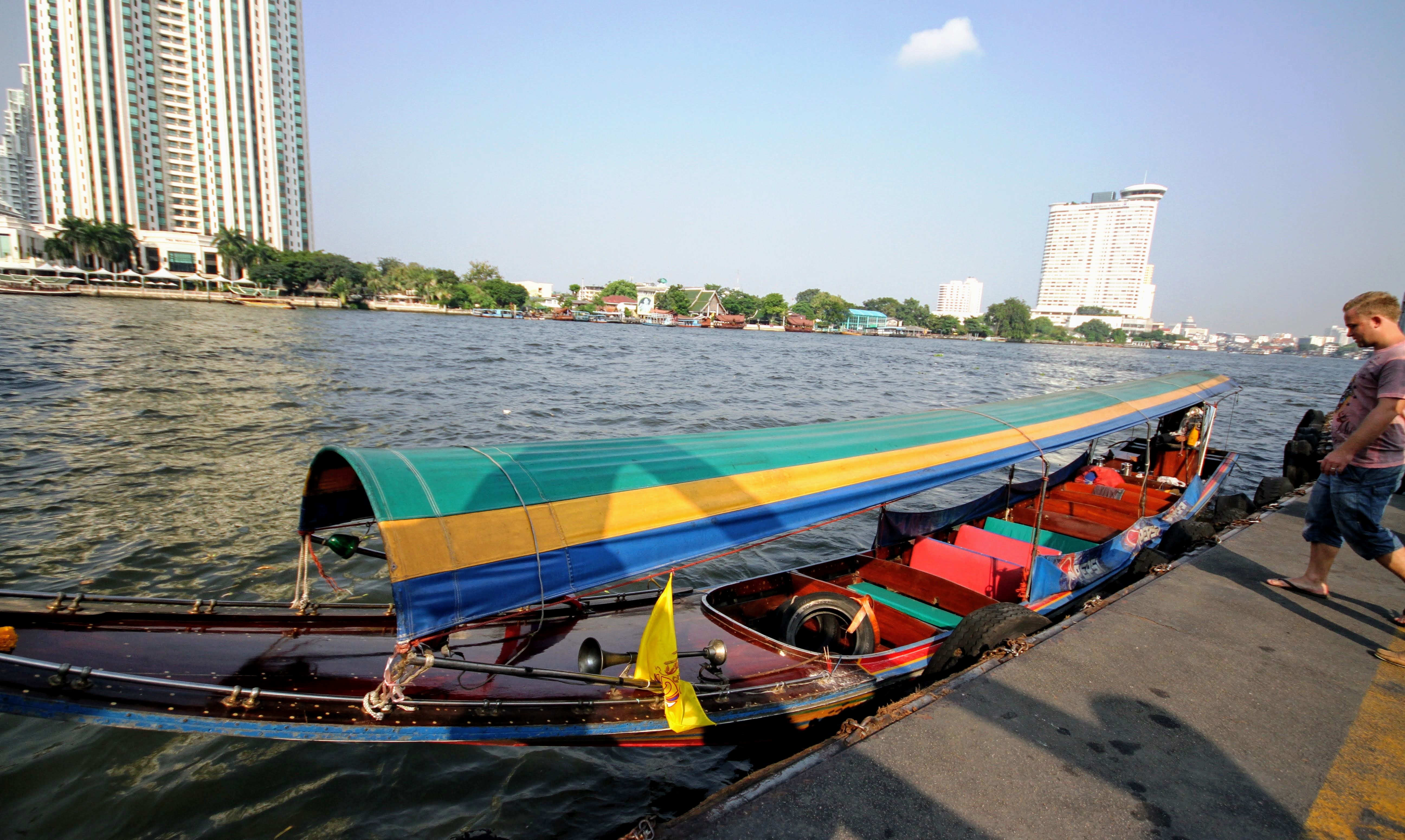 media/images/thailand/bangkok-and-nearby/trips/backwaters-of-bangkok/1.-getting-on-at-soi-40/2770799-1-eng-GB/1.-getting-on-at-soi-40.jpg