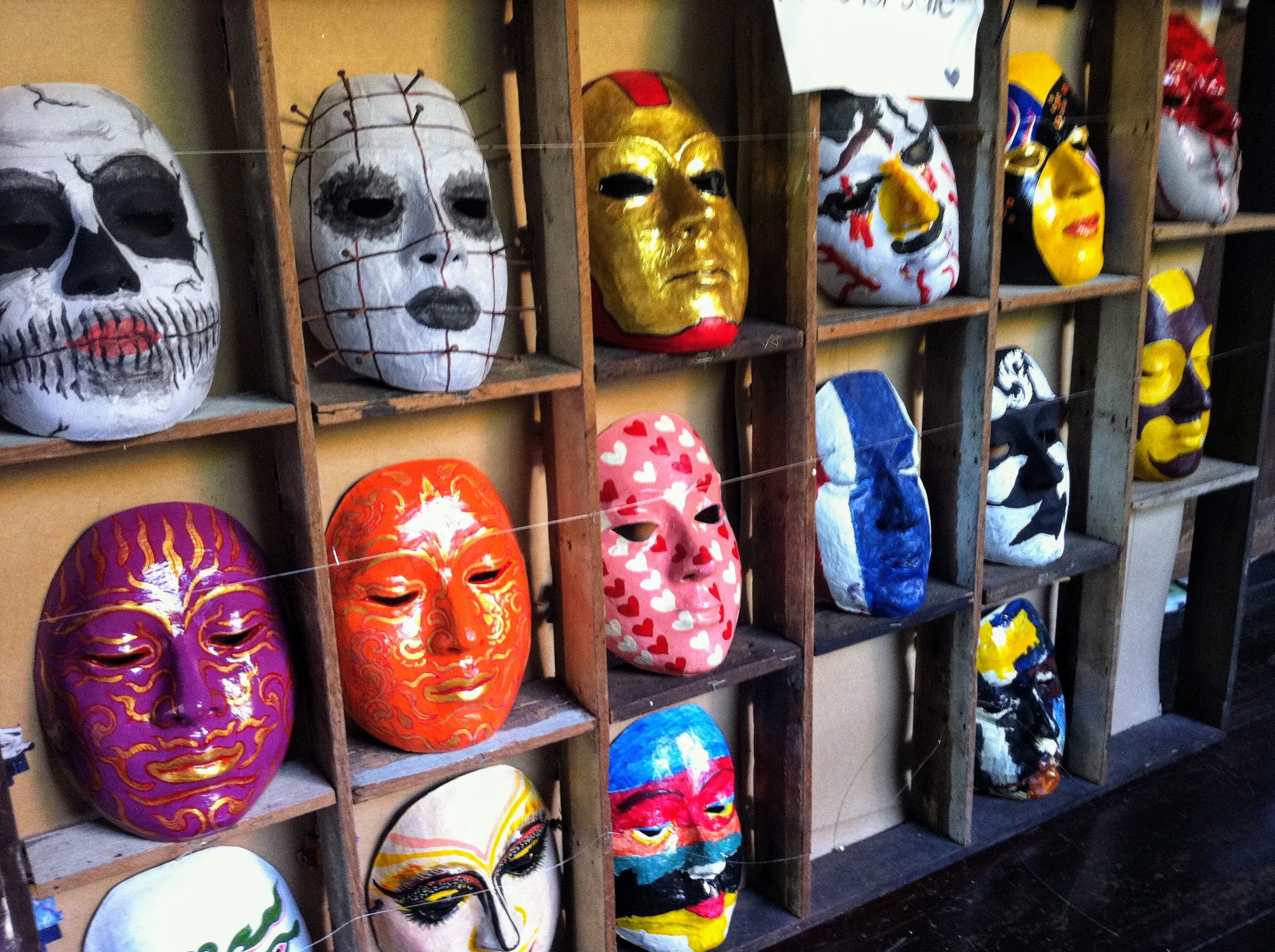 media/images/thailand/bangkok-and-nearby/trips/backwaters-of-bangkok/17a.artist-house-masks/2770721-1-eng-GB/17a.artist-house-masks.jpg