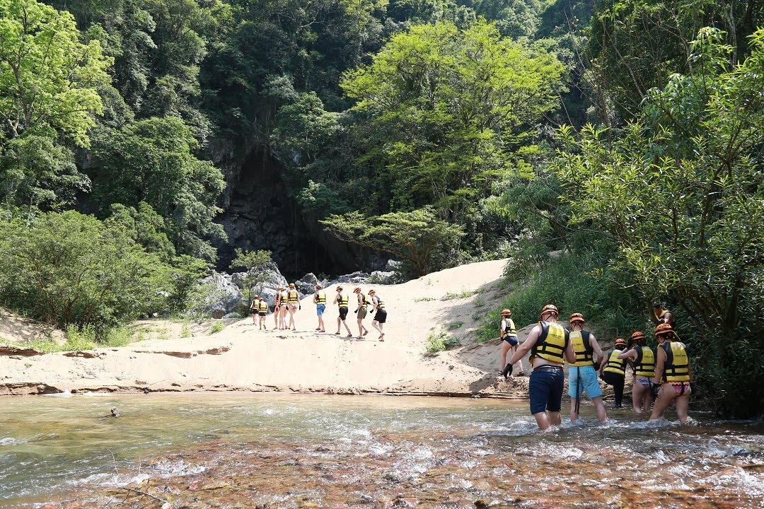 media/images/vietnam2/hanoi-nearby/trips/phong-nha-caving-adventure-5-days-10/2768670-1-eng-GB/phong-nha-caving-adventure-5-days-10.jpg
