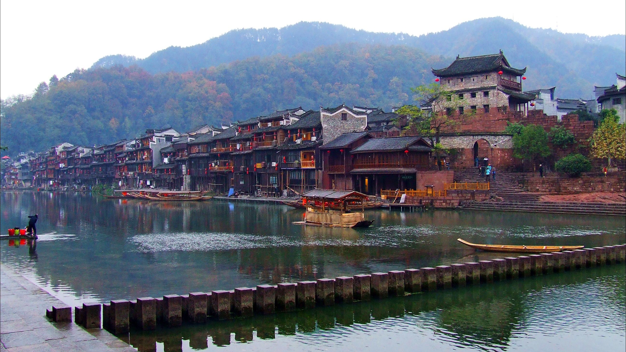 Comfort Hongkong to Hanoi by Zhangjiajie Connect and Stay