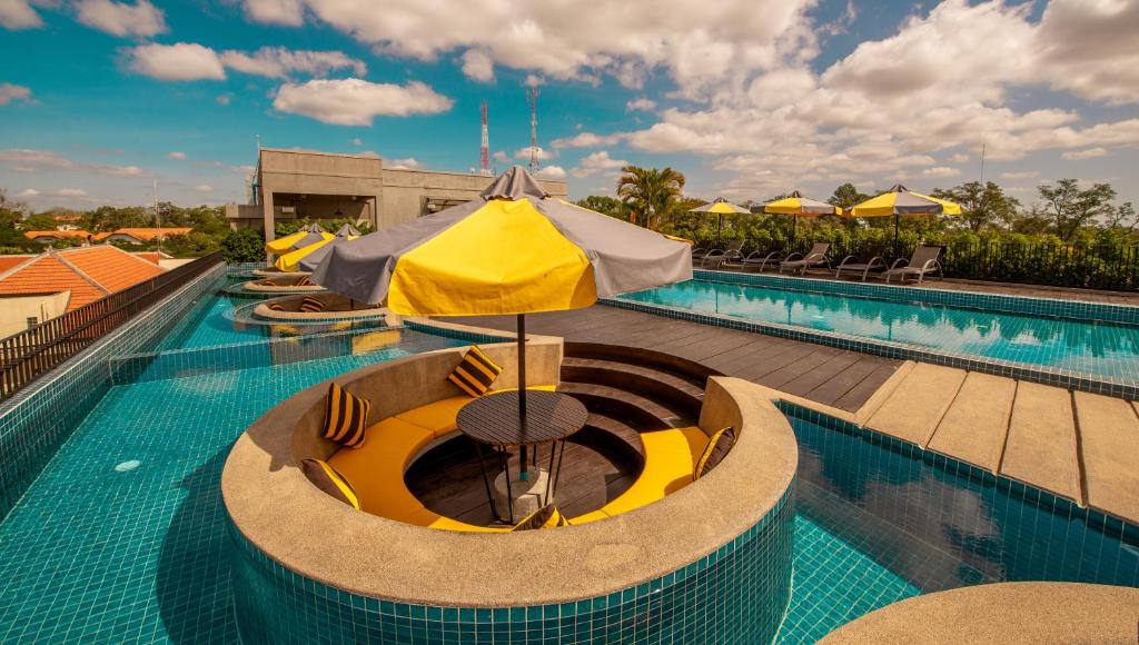 Backpacker Bangkok to Ho Chi Minh Connect and Stay
