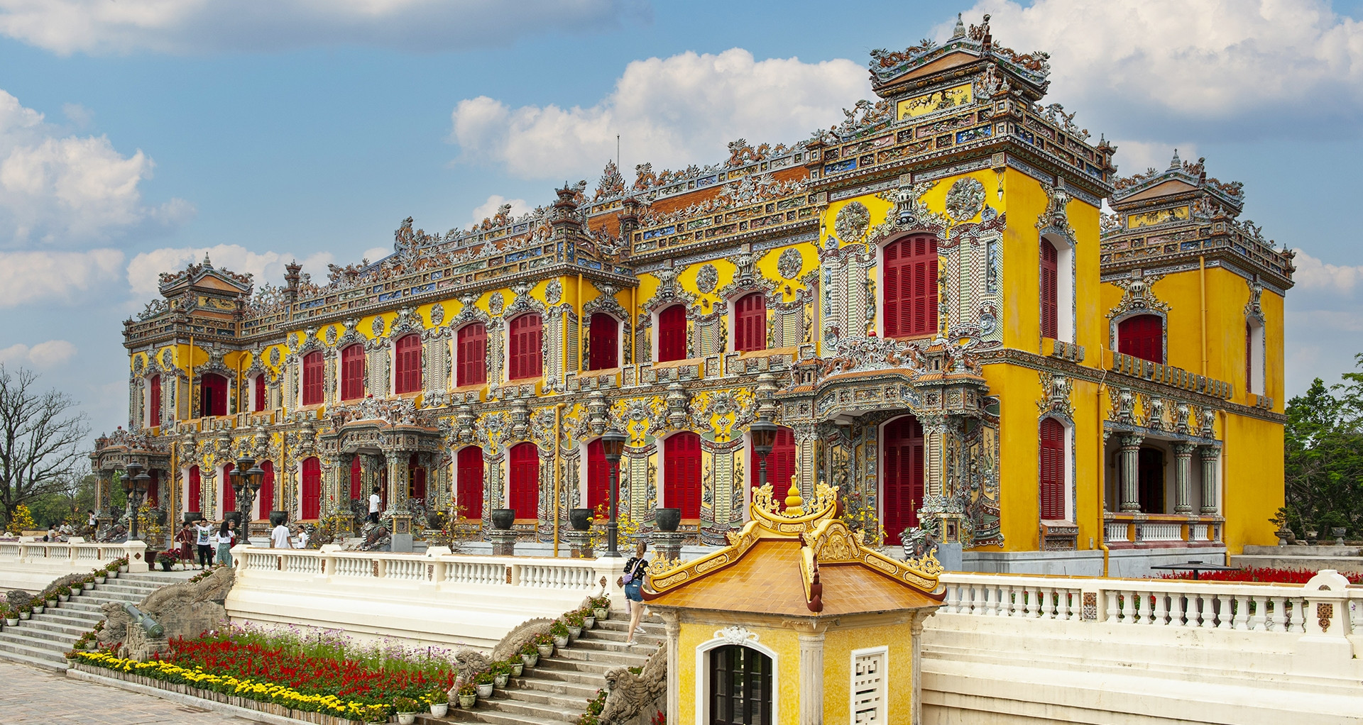 Backpacker Ha Long to Ninh Binh to Hue Adventure